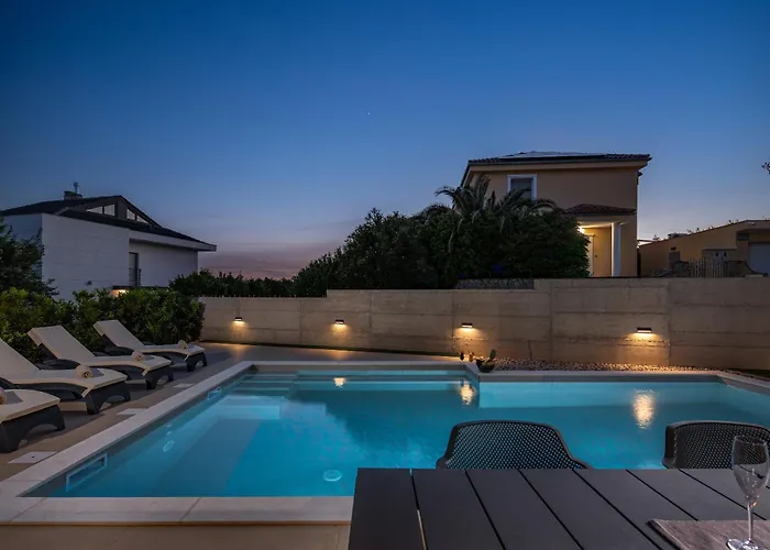 Villa Novo - S Velikim Bazenom Crikvenica