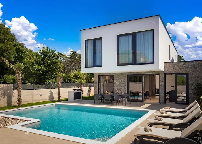 Novo - S Velikim Bazenom Villa Crikvenica