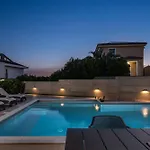 Villa Novo - S Velikim Bazenom Crikvenica