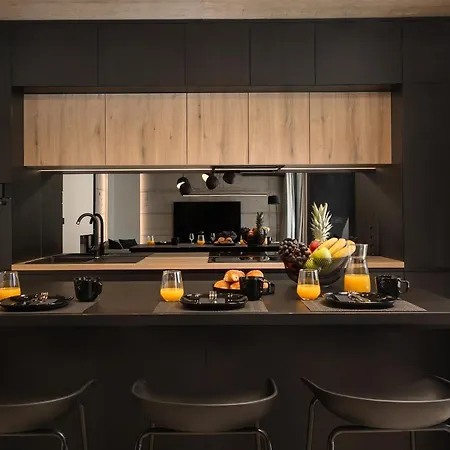 Novo - S Velikim Bazenom 别墅 *