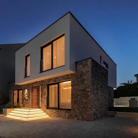 Villa Novo - S Velikim Bazenom